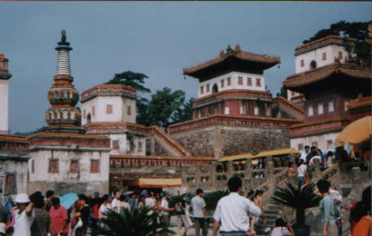 Горная императорская резиденция и окружающие его храмы в Чэндэ (1994)