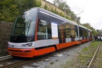 В Новосибирске появился первый низкопольный трамвай