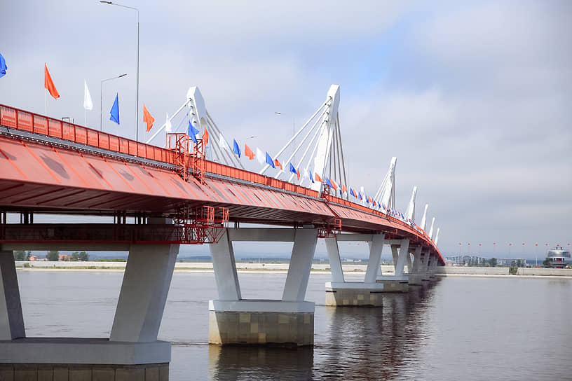 В Благовещенске открыли первый автомобильный мост между Россией и Китаем