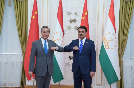 Встреча Председателя города Душанбе с Министром иностранных дел Китайской Народной Республики Ван И
