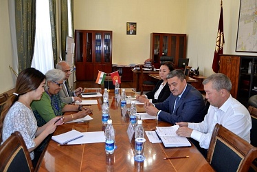 The Mayor of Bishkek met with the Ambassador Extraordinary and Plenipotentiary of India to the Republic of Kyrgyzstan