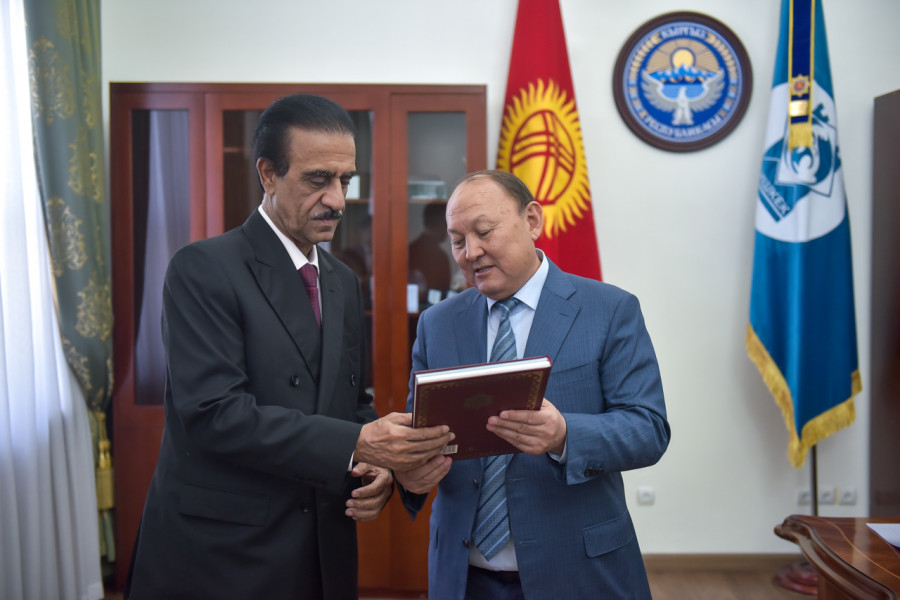 Мэр Бишкека встретился с Послом Государства Катар в КР