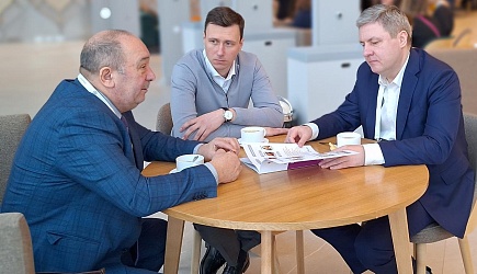 Meeting of R. Sagitov with the Mayor of Arkhangelsk